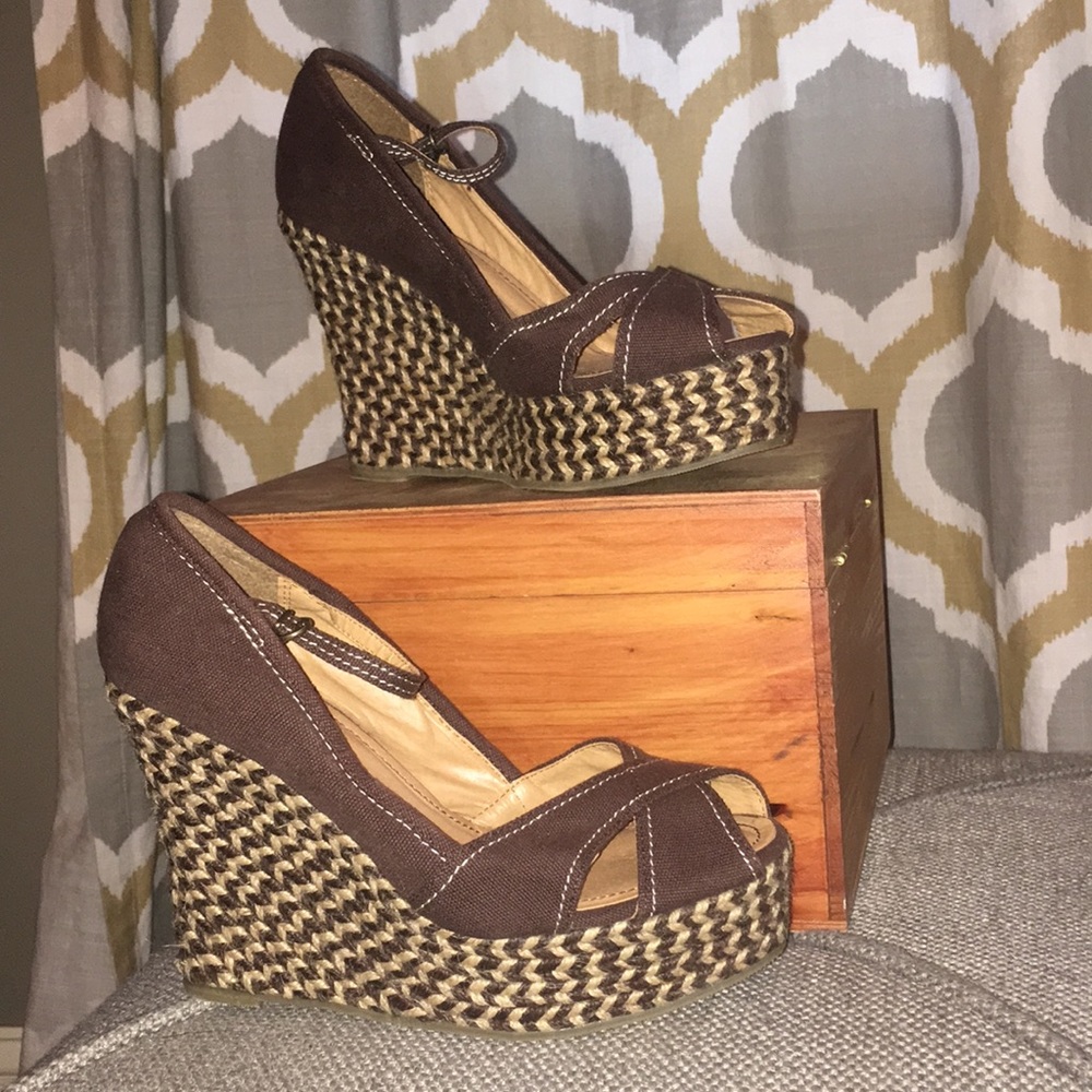 Wet Seal Platform Peep-Toes Shoes